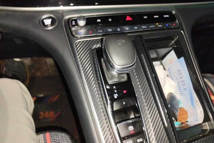 Used GAC Trumpchi M8 2023 Lingxiu Series 390T Prestige Edition Gear Lever