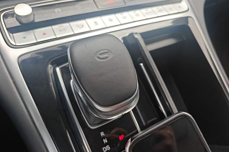 Used GAC Trumpchi M8 2023 Lingxiu Series 390T Deluxe Edition Gear Lever