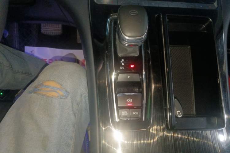 Used GAC Trumpchi M8 2023 Lingxiu Series 390T Deluxe Edition Gear Lever