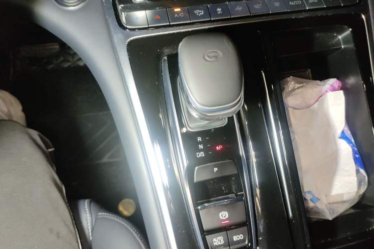 Used GAC Trumpchi M8 2023 Lingxiu Series 390T Deluxe Edition Gear Lever