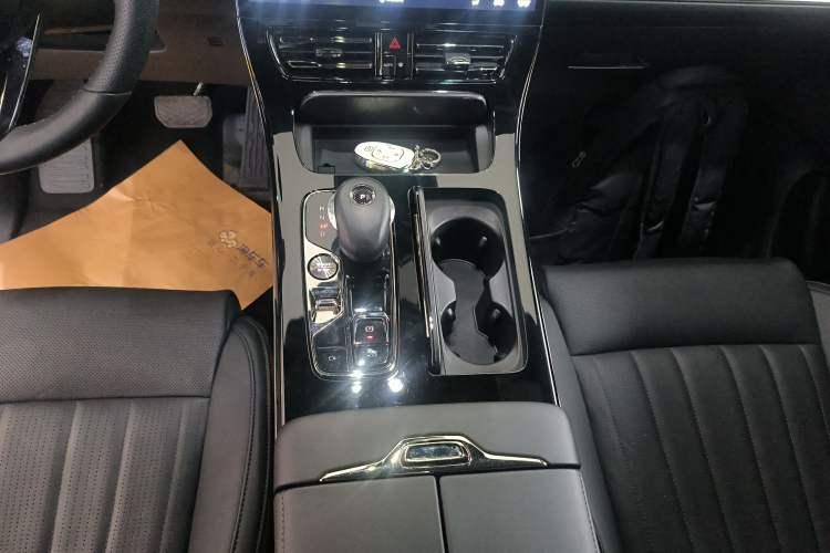Used GAC Trumpchi M8 2023 Zongshi Series 400T Ultimate Edition Gear Lever