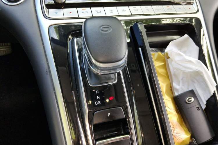 Used GAC Trumpchi M8 2023 Lingxiu Series 390T Deluxe Edition Gear Lever