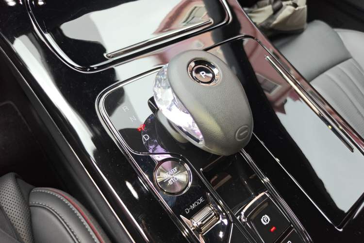Used GAC Trumpchi M8 2023 Zongshi Series Dual-Motor Flagship Edition Gear Lever