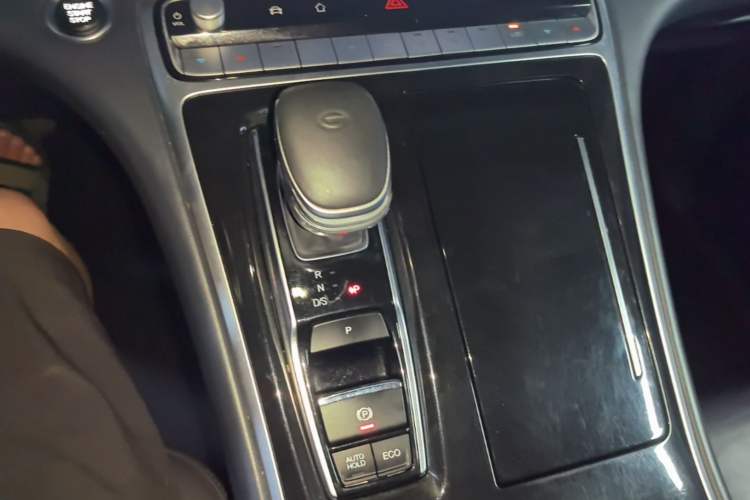 Used GAC Trumpchi M8 2023 Lingxiu Series 390T Deluxe Edition Gear Lever