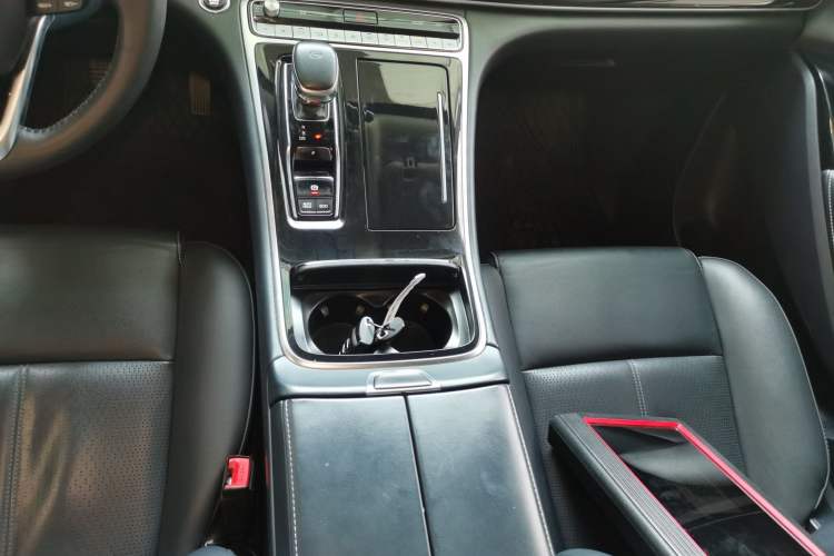 Used GAC Trumpchi M8 2023 Lingxiu Series 390T Deluxe Edition Gear Lever