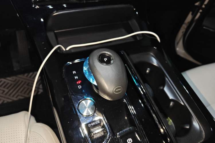 Used GAC Trumpchi M8 2023 Zongshi Series Dual-Motor Flagship Edition Gear Lever