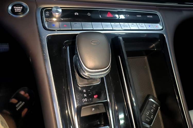 Used GAC Trumpchi M8 2023 Master Series 390T Ultimate Edition Gear Lever