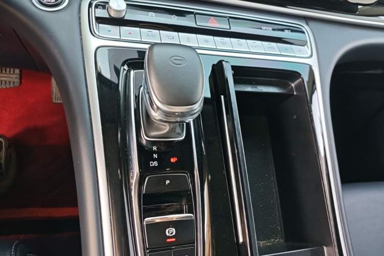 Used GAC Trumpchi M8 2023 Lingxiu Series 390T Deluxe Edition Gear Lever