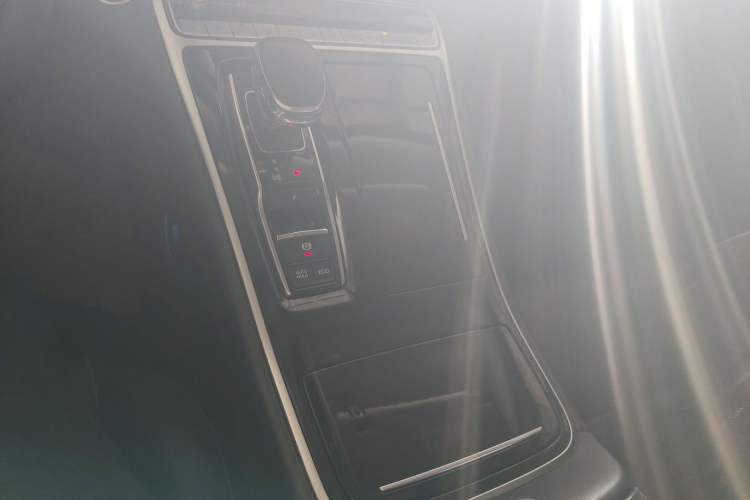 Used GAC Trumpchi M8 2023 Lingxiu Series 390T Prestige Edition Gear Lever