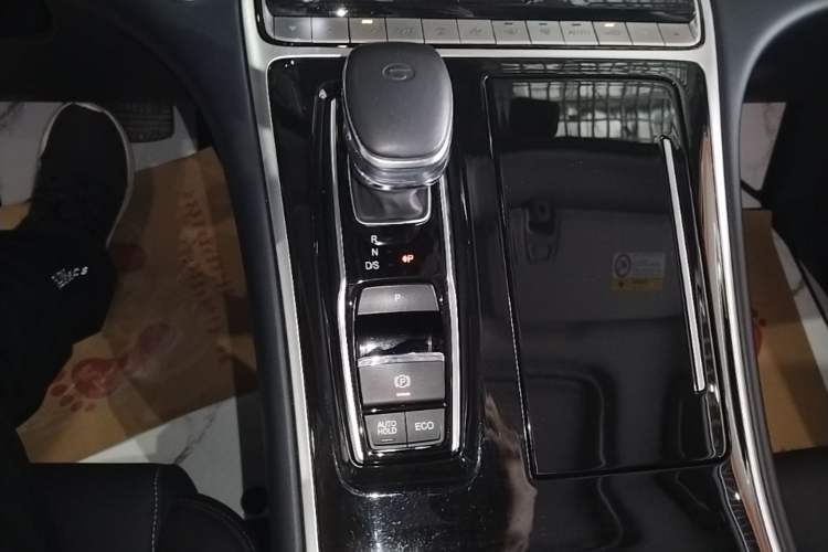 Used GAC Trumpchi M8 2023 Lingxiu Series 390T Deluxe Edition Gear Lever