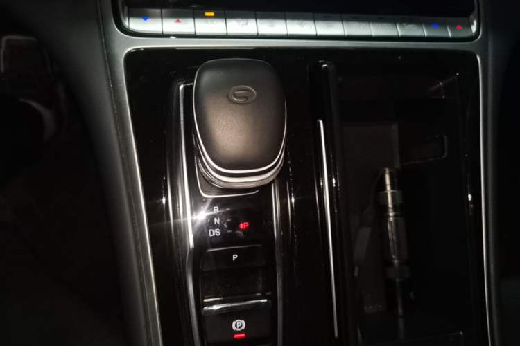 Used GAC Trumpchi M8 2023 Lingxiu Series 390T Prestige Edition Gear Lever
