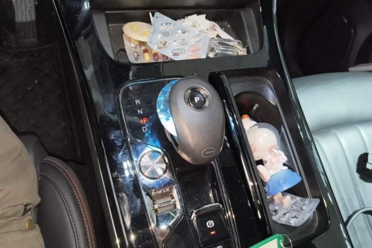 Used GAC Trumpchi M8 2023 Zongshi Series Dual-Motor YuZun Edition Gear Lever