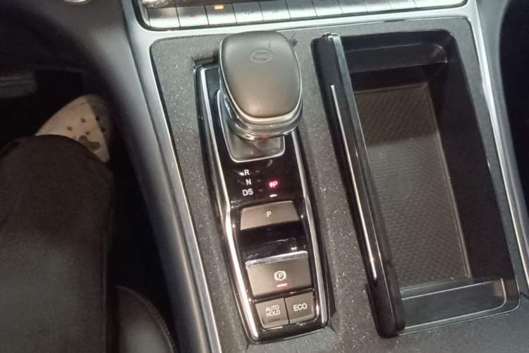 Used GAC Trumpchi M8 2023 Lingxiu Series 390T Ultimate Edition Gear Lever