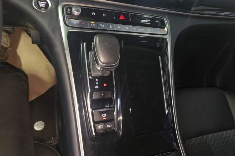 Used GAC Trumpchi M8 2023 Lingxiu Series 390T Luxury Edition Gear Lever