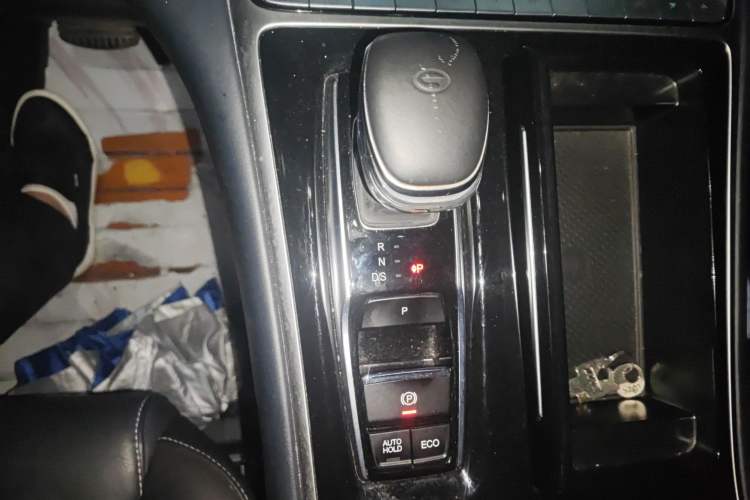 Used GAC Trumpchi M8 2023 Lingxiu Series 390T Ultimate Edition Gear Lever