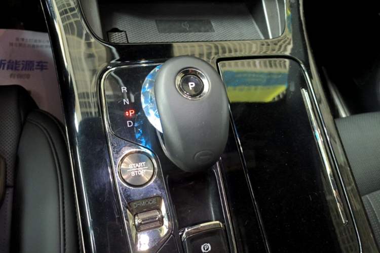 Used GAC Trumpchi M8 2023 Zongshi Series Dual-Motor YuZun Edition Gear Lever