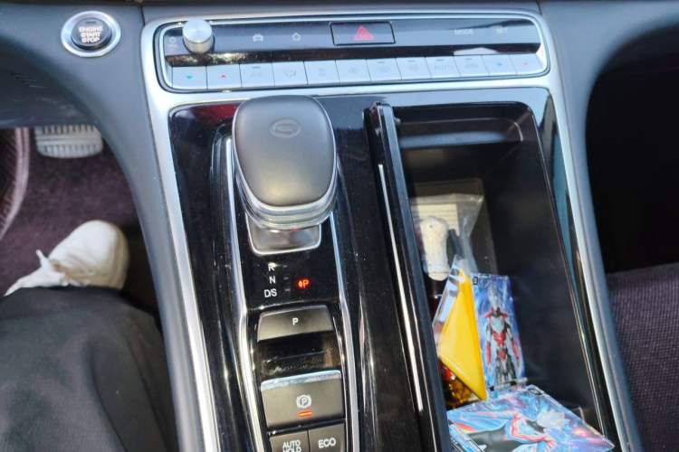 Used GAC Trumpchi M8 2023 Lingxiu Series 390T Deluxe Edition Gear Lever