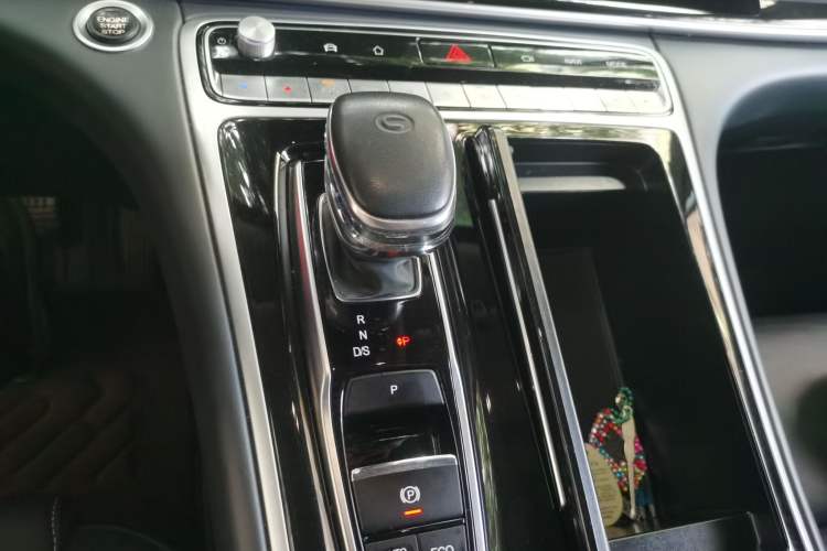 Used GAC Trumpchi M8 2023 Lingxiu Series 390T Prestige Edition Gear Lever