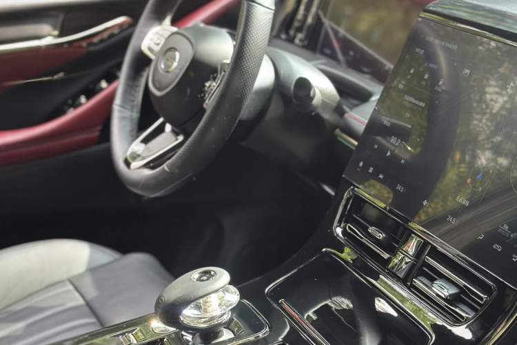Used GAC Trumpchi M8 2023 Zongshi Series Dual-Motor YuZun Edition Interior 1