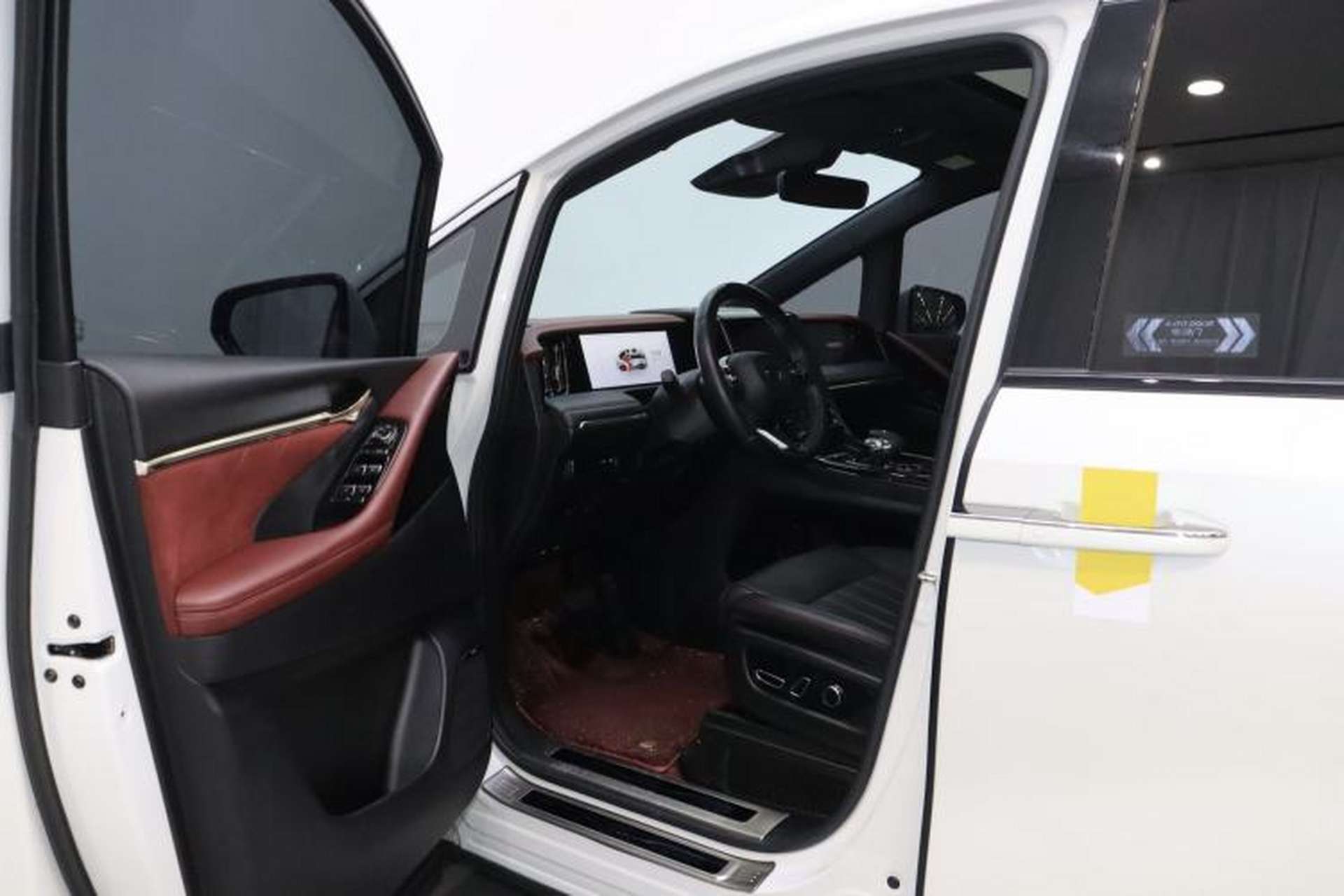 Used GAC Trumpchi M8 2023 Zongshi Series Dual-Motor Flagship Edition Interior 1