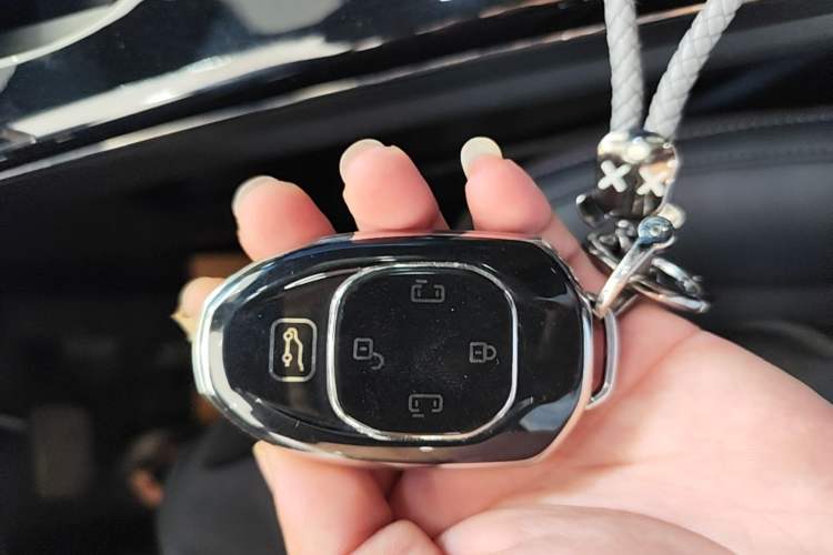 Used GAC Trumpchi M8 2023 Zongshi Series Dual-Motor Flagship Edition Interior 1