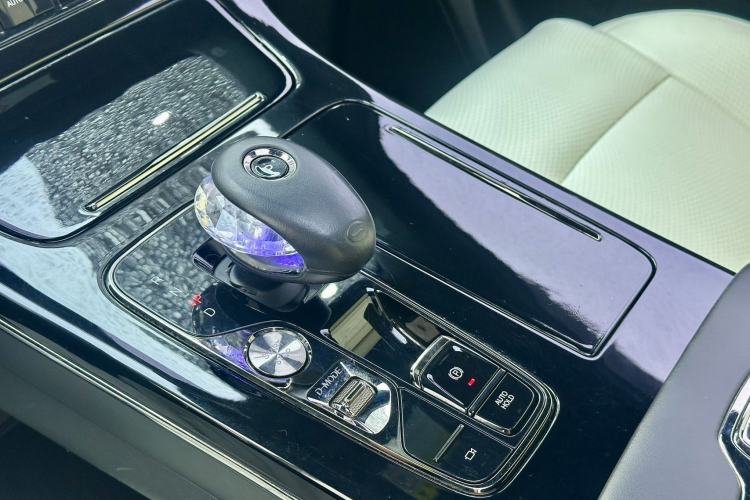 Used GAC Trumpchi M8 2023 Zongshi Series Dual-Motor YuZun Edition Interior 10