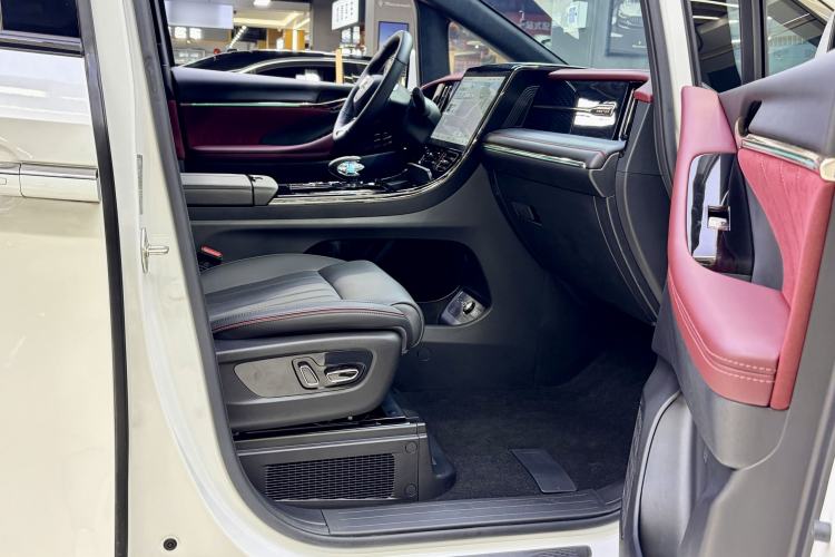 Used GAC Trumpchi M8 2023 Zongshi Series 400T Ultimate Edition Interior 11