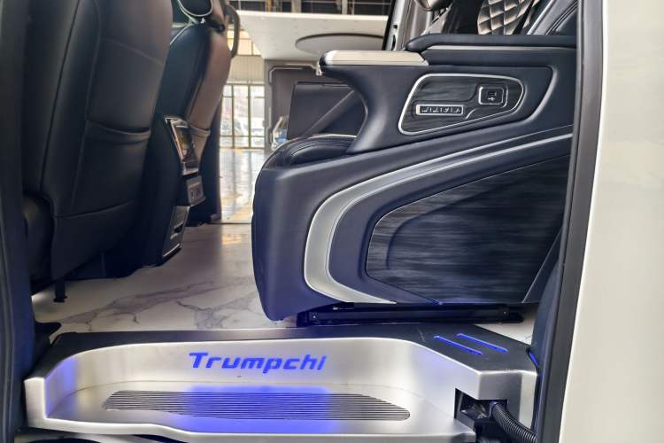 Used GAC Trumpchi M8 2023 Lingxiu Series 390T Luxury Edition Interior 12
