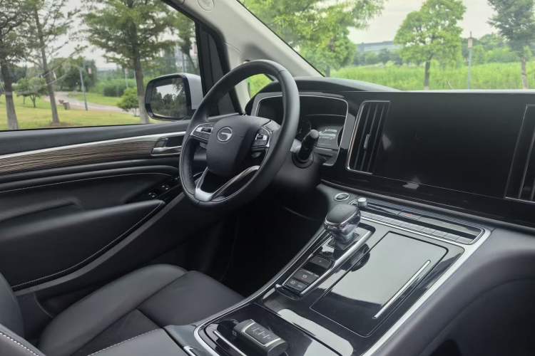 Used GAC Trumpchi M8 2023 Lingxiu Series 390T Deluxe Edition Interior 2