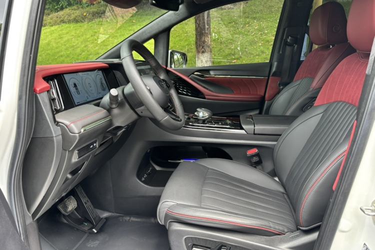 Used GAC Trumpchi M8 2023 Zongshi Series Dual-Motor Flagship Edition Interior 2