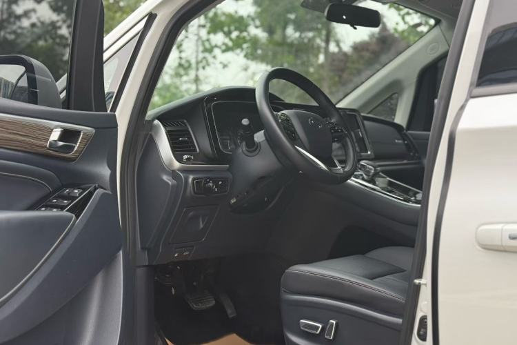 Used GAC Trumpchi M8 2023 Lingxiu Series 390T Deluxe Edition Interior 2