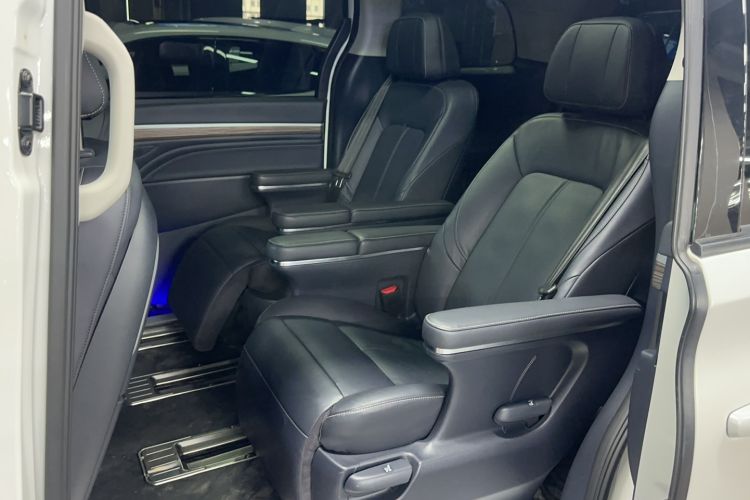 Used GAC Trumpchi M8 2023 Lingxiu Series 390T Prestige Edition Interior 2