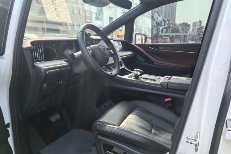 Used GAC Trumpchi M8 2023 Zongshi Series Dual-Motor Flagship Edition Interior 3