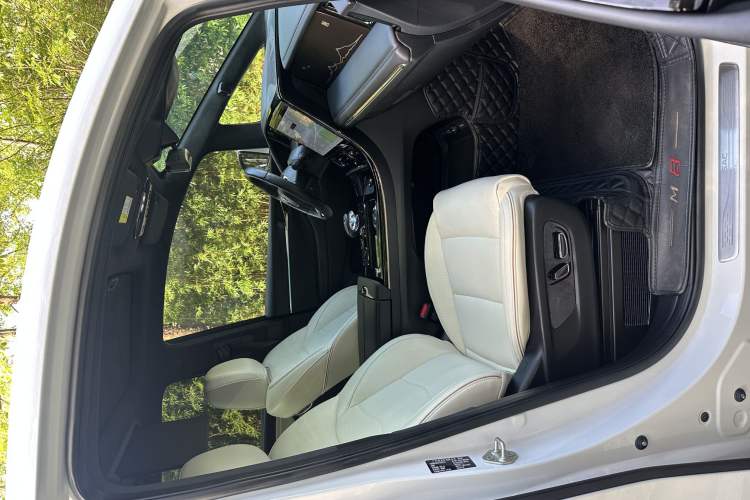 Used GAC Trumpchi M8 2023 Zongshi Series Dual-Motor YuZun Edition Interior 3