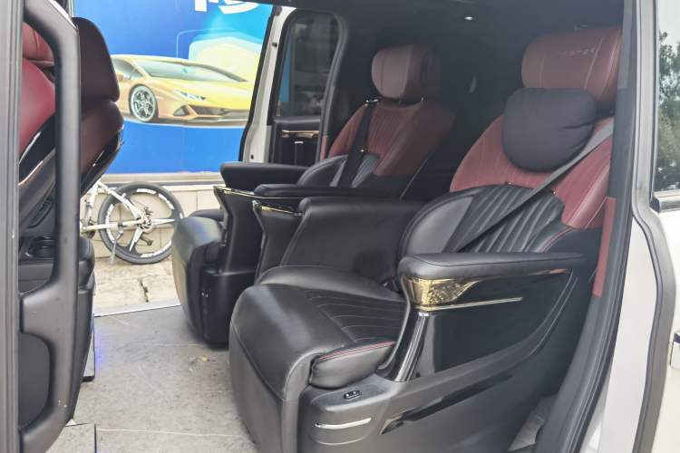 Used GAC Trumpchi M8 2023 Zongshi Series Dual-Motor Supreme Edition Interior 3