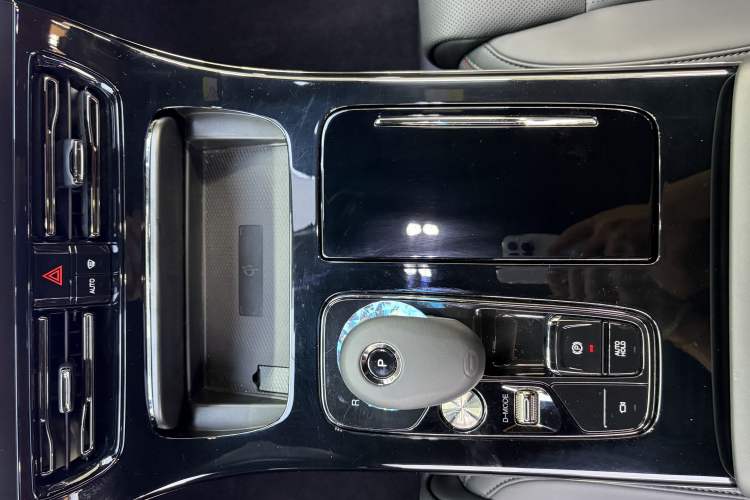 Used GAC Trumpchi M8 2023 Zongshi Series 400T Ultimate Edition Interior 4