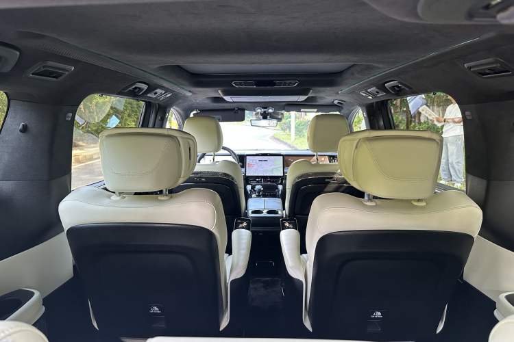 Used GAC Trumpchi M8 2023 Zongshi Series Dual-Motor YuZun Edition Interior 4