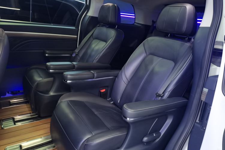 Used GAC Trumpchi M8 2023 Lingxiu Series 390T Prestige Edition Interior 4