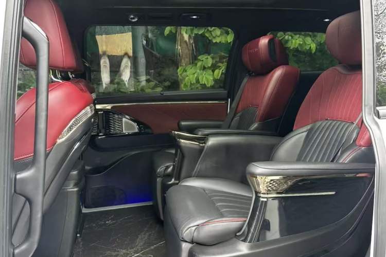 Used GAC Trumpchi M8 2023 Zongshi Series Dual-Motor Flagship Edition Interior 4