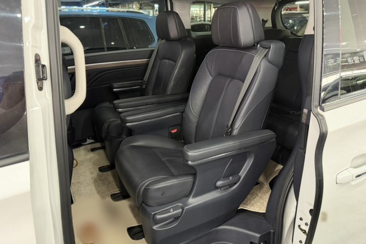 Used GAC Trumpchi M8 2023 Lingxiu Series 390T Deluxe Edition Interior 4