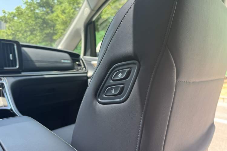 Used GAC Trumpchi M8 2023 Master Series 390T Ultimate Edition Interior 8