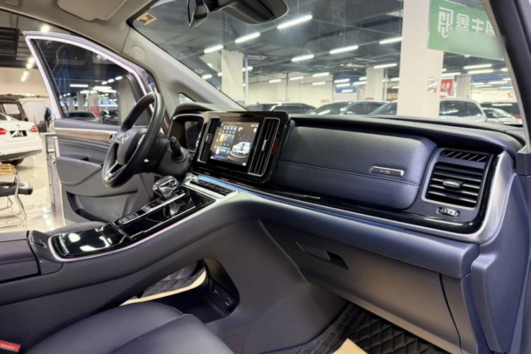 Used GAC Trumpchi M8 2023 Lingxiu Series 390T Prestige Edition Interior 8