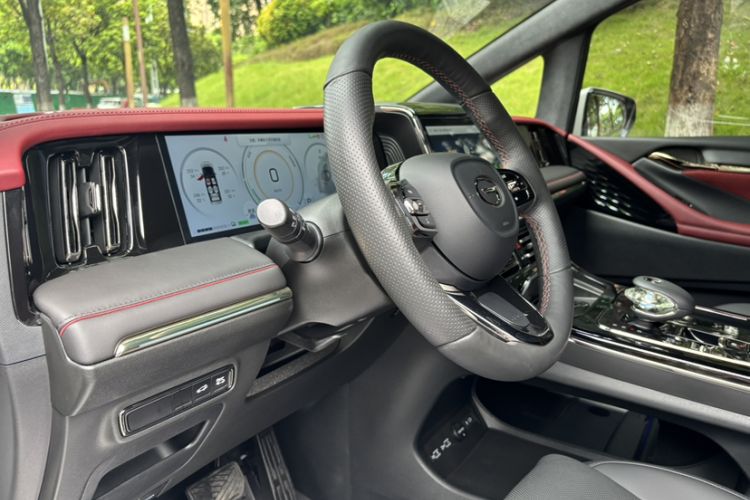 Used GAC Trumpchi M8 2023 Zongshi Series Dual-Motor Flagship Edition Interior 9