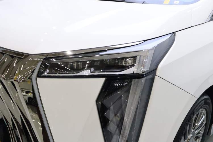 Used GAC Trumpchi M8 2023 Zongshi Series Dual-Motor Flagship Edition Left Front Headlight