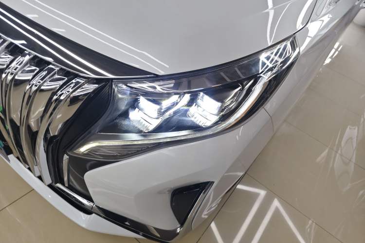Used GAC Trumpchi M8 2023 Lingxiu Series 390T Deluxe Edition Left Front Headlight