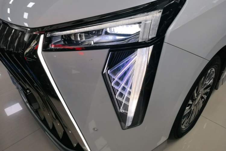Used GAC Trumpchi M8 2023 Zongshi Series Dual-Motor Flagship Edition Left Front Headlight