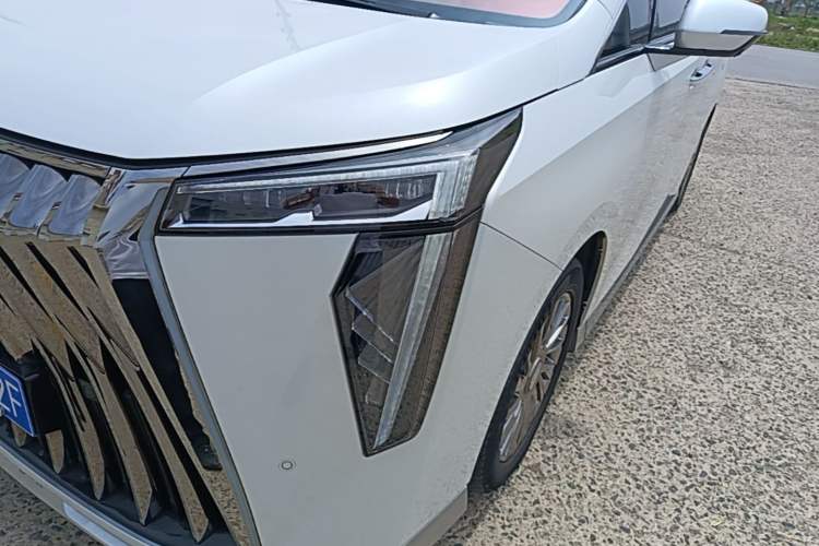 Used GAC Trumpchi M8 2023 Zongshi Series Dual-Motor Flagship Edition Left Front Headlight