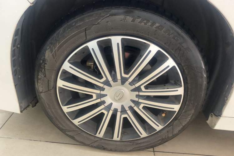 Used GAC Trumpchi M8 2023 Lingxiu Series 390T Ultimate Edition Left Front Wheel Hub