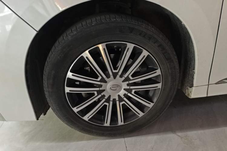 Used GAC Trumpchi M8 2023 Lingxiu Series 390T Ultimate Edition Left Front Wheel Hub