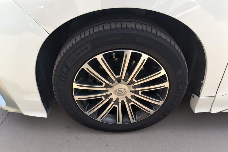 Used GAC Trumpchi M8 2023 Master Series 390T Prestige Edition Left Front Wheel Hub